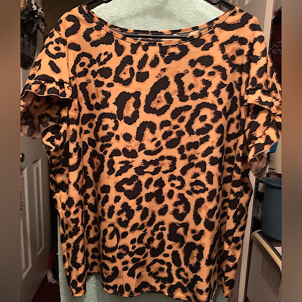 SHEIN Leopard print Ruffled Boxy Blouse